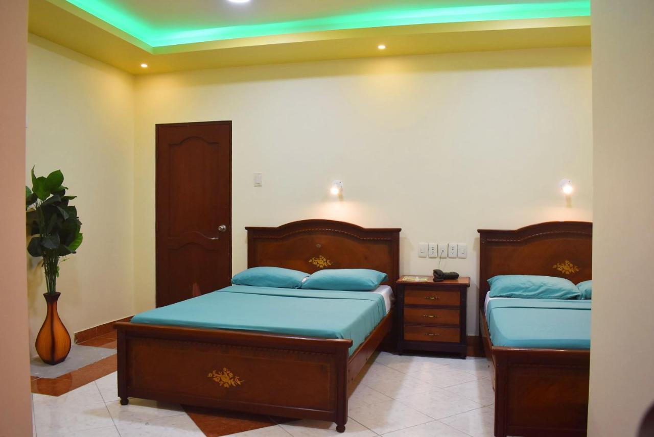 Hostal Galapagos - Guayaquil Extérieur photo