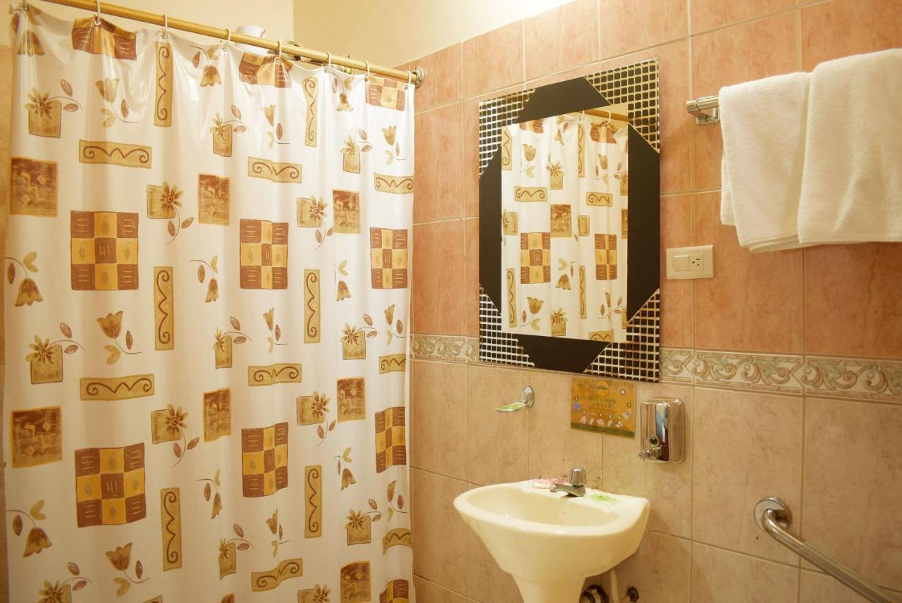Hostal Galapagos - Guayaquil Extérieur photo