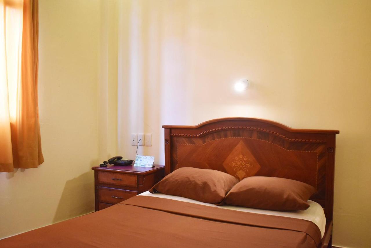 Hostal Galapagos - Guayaquil Extérieur photo